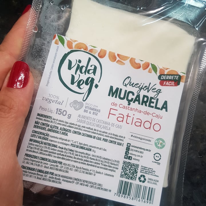 review photo of Vida Veg Queijo De Castanha De Caju Fatiado shared by @luciellen on 09 May 2022 - review