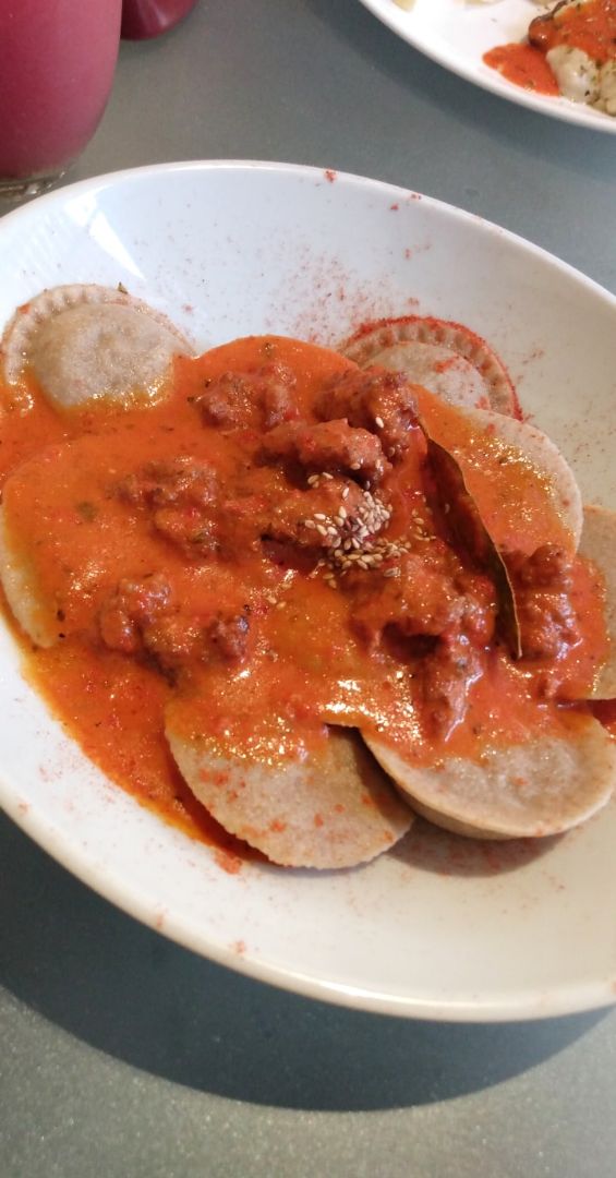 review photo of Loving Hut Sorrentinos integrales organicos con salsa boloñesa shared by @judecianni on 08 Mar 2020 - review