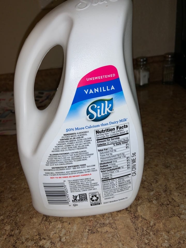 review photo of Silk Leche de Almendras sin Azúcar shared by @hollyamber on 23 Dec 2019 - review