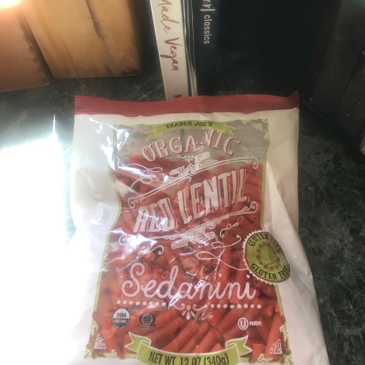 photo of Trader Joe's Organic red lentil sedanini shared by @yoganaorganabanana on  17 May 2021 - review
