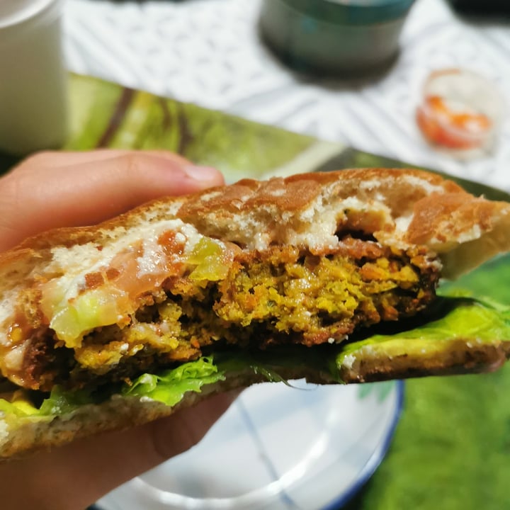 photo of Herbívoro restaurante vegano Hamburguesa De Falafel shared by @jalvarez87 on  29 Jun 2021 - review