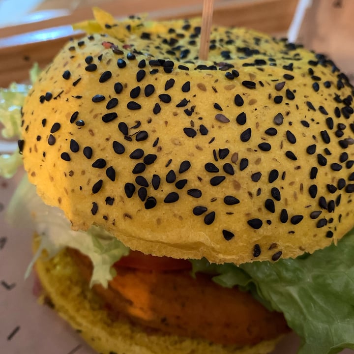 photo of Flower Burger Spicy cecio shared by @claoli on  18 Apr 2022 - review