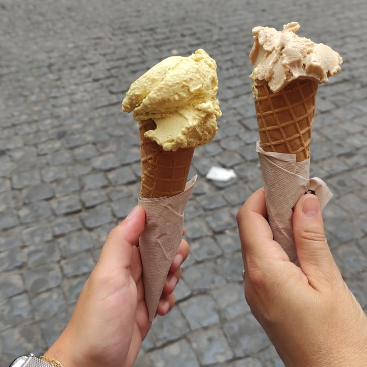 photo of Grezzo Raw Chocolate - Piazza Mattei Gelato Vegan shared by @tastyveg on  26 Sep 2021 - review