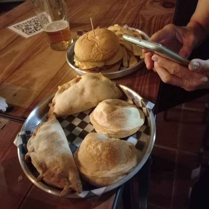 photo of Un Amor De Vegano hamburguesa tipo big mac shared by @malalafontan on  30 Oct 2022 - review
