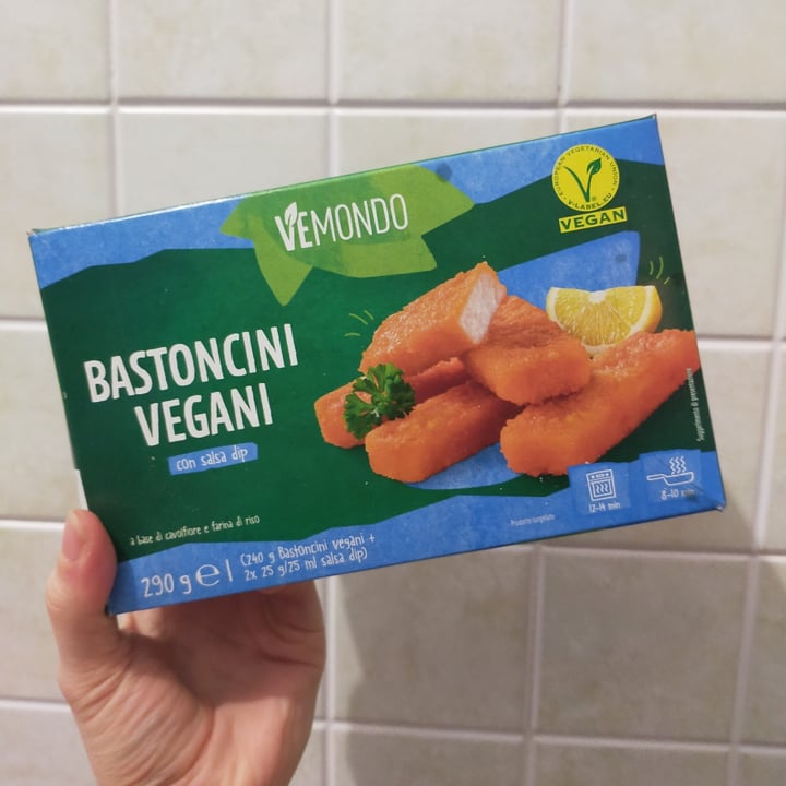 photo of Vemondo Bastoncini Vegani con Salsa Dip shared by @casamattonella on  02 Apr 2022 - review
