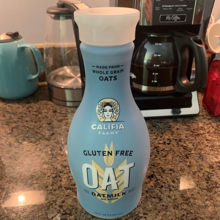 photo of Califia Farms Unsweetened Oatmilk shared by @wyattdunn1129 on  02 Apr 2020 - review