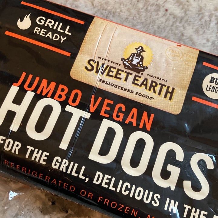 photo of Sweet Earth Jumbo Vegan Hot Dogs shared by @kellyhogaboom on  25 Dec 2021 - review