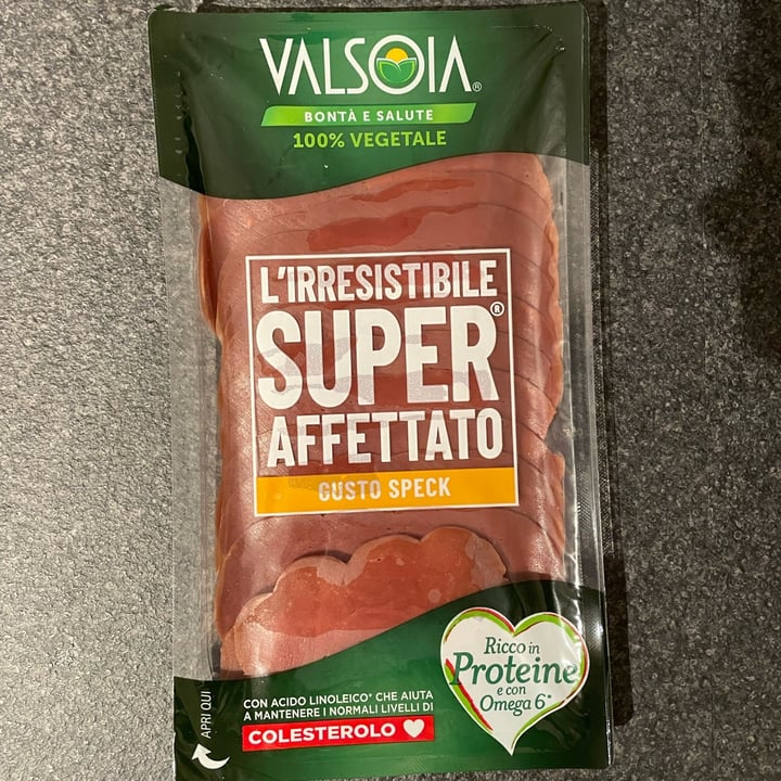 photo of Valsoia L’irresistibile super affettato Gusto speck shared by @spesaconpugliaveg on  10 Nov 2022 - review