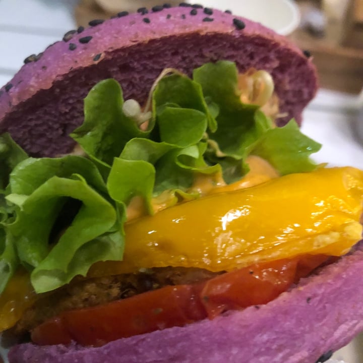 review photo of Flower Burger Cherry bomb shared by @moccymoccy on 12 Nov 2021 - review