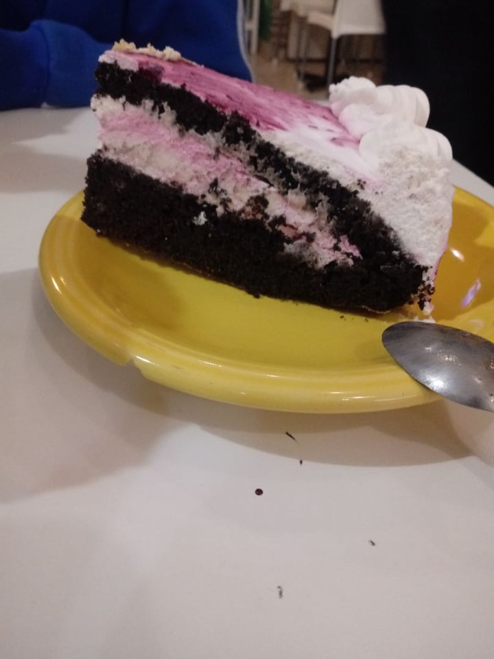 photo of Loving Hut Microcentro Torta Selva negra shared by @rori on  24 Aug 2019 - review