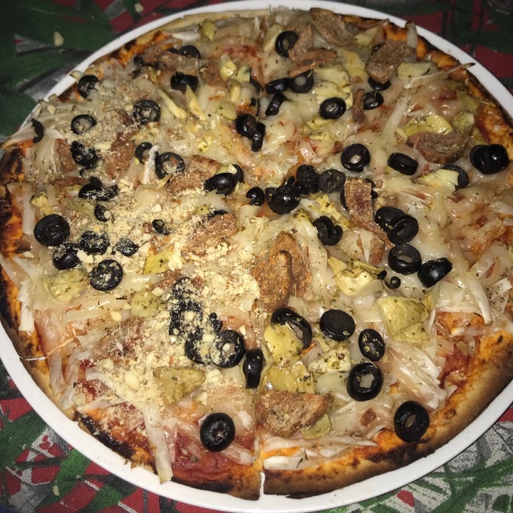photo of Vegan E Meet Italy Foresta pizza shared by @sineadf on  10 Sep 2020 - review