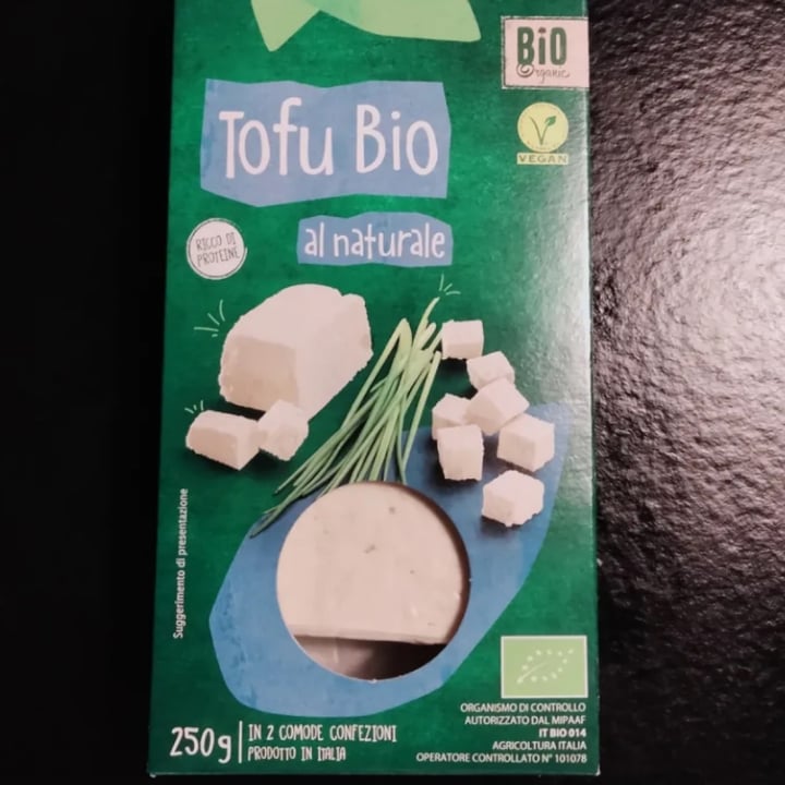 photo of Vemondo Tofu Bio al naturale shared by @veganveganvegannina on  23 Aug 2022 - review