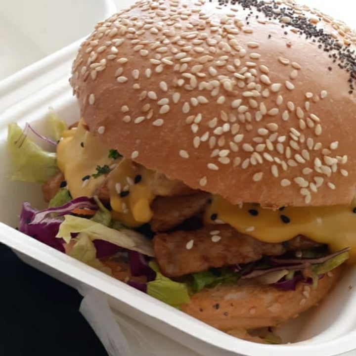 photo of Lekker Vegan Kloof Burger shared by @vegancheez on  21 Oct 2020 - review
