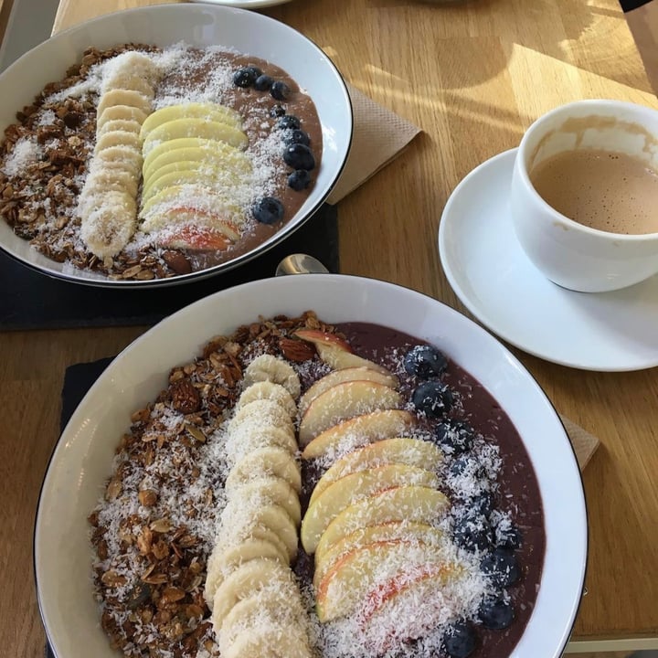 review photo of KALTPRESSE Smoothie bowl shared by @martagayavegan on 12 Jul 2021 - review