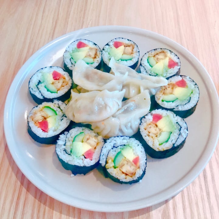 photo of Loving Nature Avocado Tempeh Sushi with Dumplings shared by @kaylabear on  13 Nov 2018 - review
