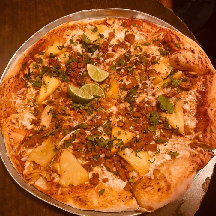 photo of Salvaxe Pizza Pastor shared by @santo-vegano on  29 Nov 2021 - review