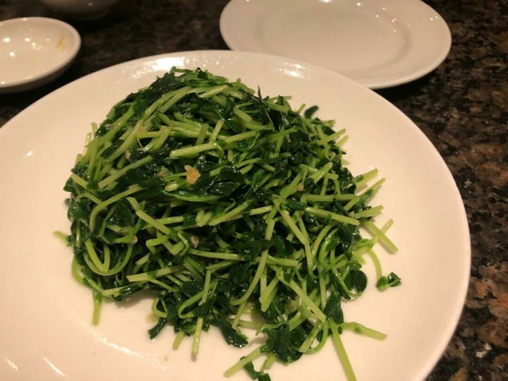 photo of Din Tai Fung Stir-fried Nai Bai with Garlic shared by @fourdollars on  12 Nov 2019 - review