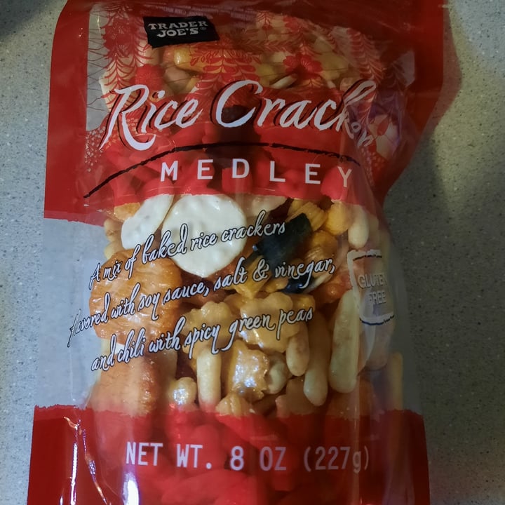 photo of Trader Joe's Rice Cracker Medley shared by @veganfta on  10 Apr 2022 - review