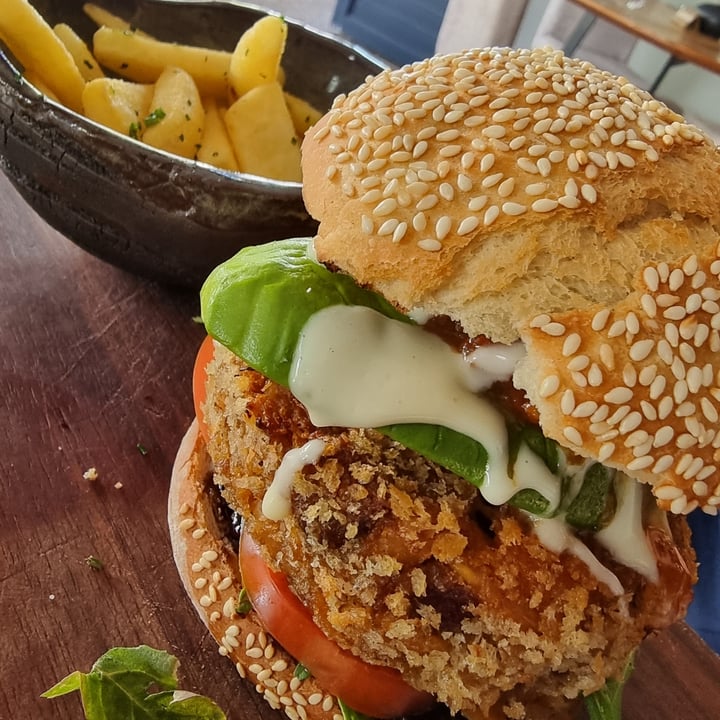review photo of Le Petit Manoir Franschhoek Vegan Burger shared by @natsdoesvegan on 01 Jan 2022 - review