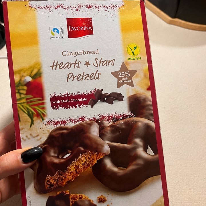 photo of Favorina Gingerbread Hearts Stars Pretzels shared by @rebeljana on  21 Oct 2022 - review