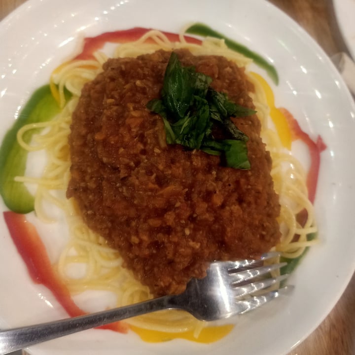 photo of Loving Vegan Spaghetti Bolognese shared by @conjuringwanderlust on  29 Apr 2021 - review