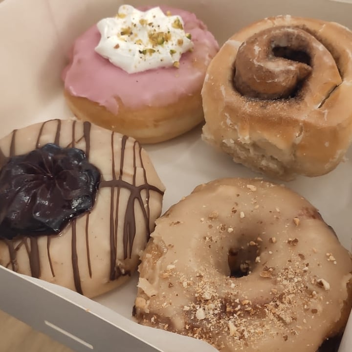 photo of Delish Vegan Doughnuts Donuts variados shared by @veganberta on  30 Sep 2021 - review