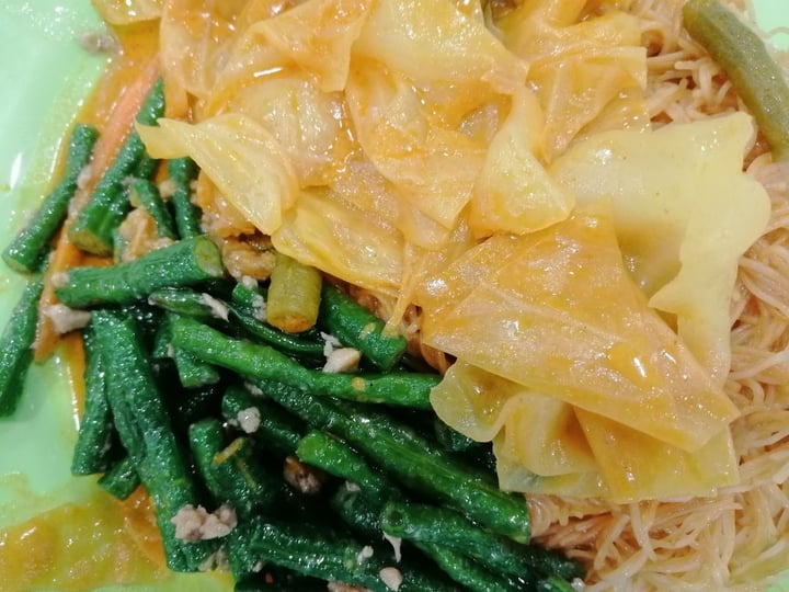 photo of eVeg Vegetarian Bee Hoon with curry veg and long beans shared by @shiyuan on  22 Sep 2020 - review