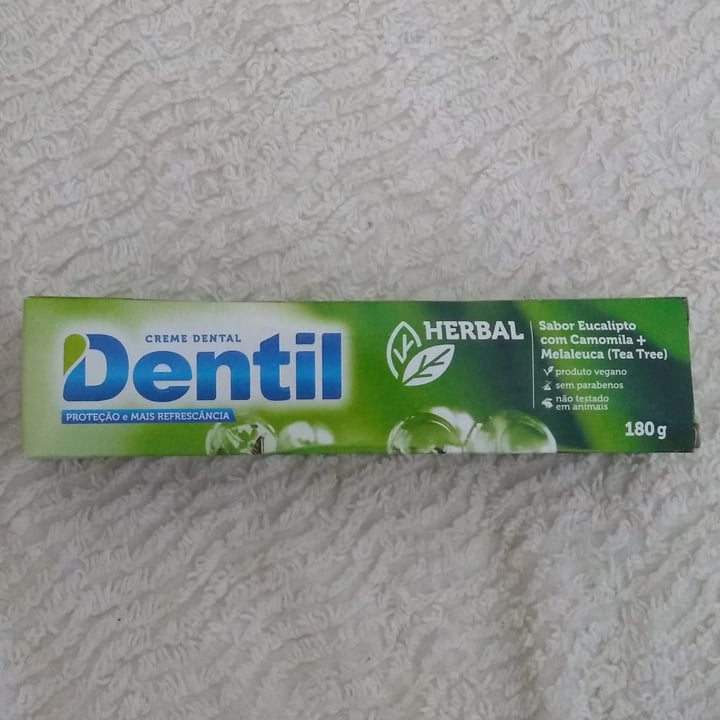 photo of Dentil Creme Dental Sabor Eucalipto Com Camomila + Malaleuca shared by @jddenise on  04 Sep 2022 - review