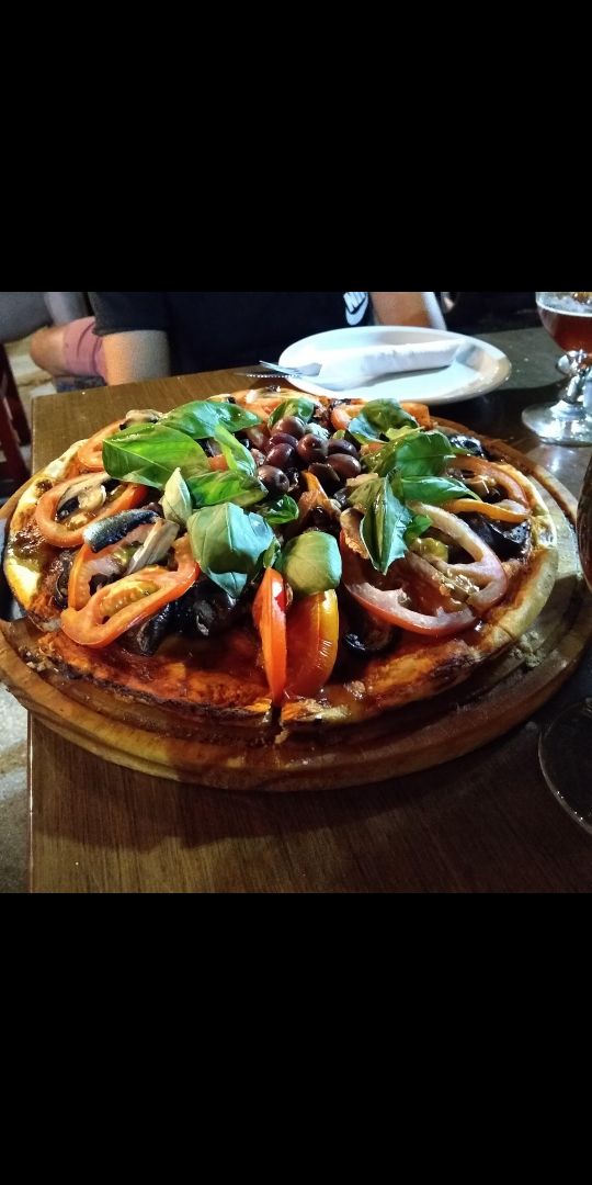 photo of Nesta Reggae Bar Pizza Vegana Con Vegetales shared by @rocio4222 on  27 Apr 2020 - review