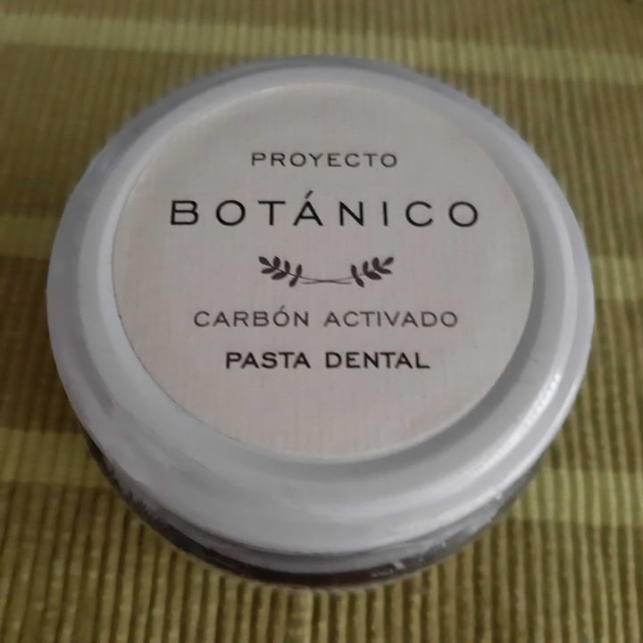 photo of Proyecto Botánico Carbón Activado, Pasta Dental shared by @dianaht on  17 Sep 2020 - review