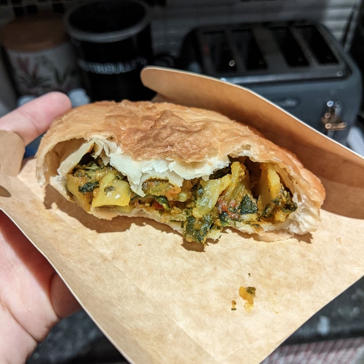 photo of Ginsters Bombay Potato & Spinach Pasty shared by @katchan on  18 Aug 2022 - review