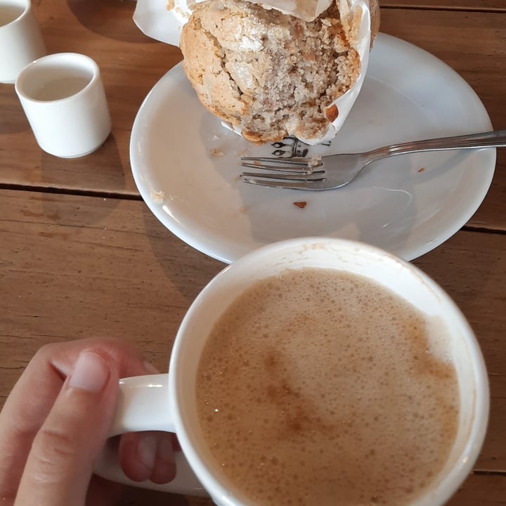 photo of Berry Bistro Muffin de manzana y canela shared by @lulucia on  16 Apr 2022 - review