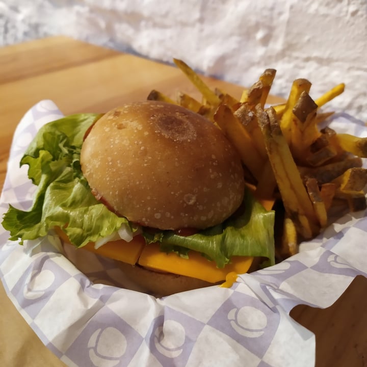 photo of Montana Shop Porto Montana Fat Burger shared by @rominaguch on  15 Sep 2022 - review