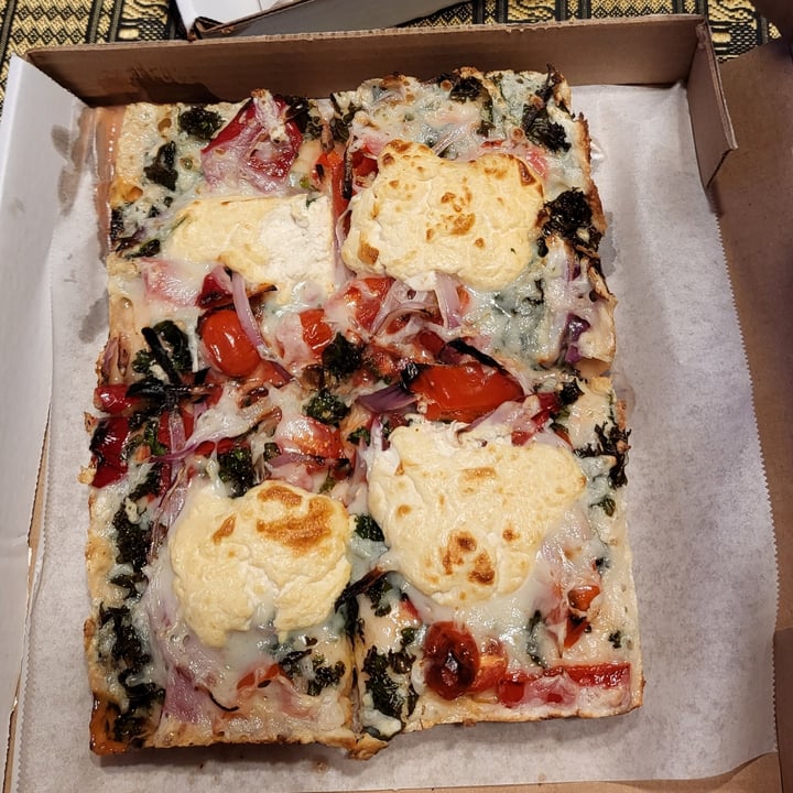 photo of Boxcar Pizza The Green Supreme Pizza shared by @izzyiris on  04 Feb 2022 - review