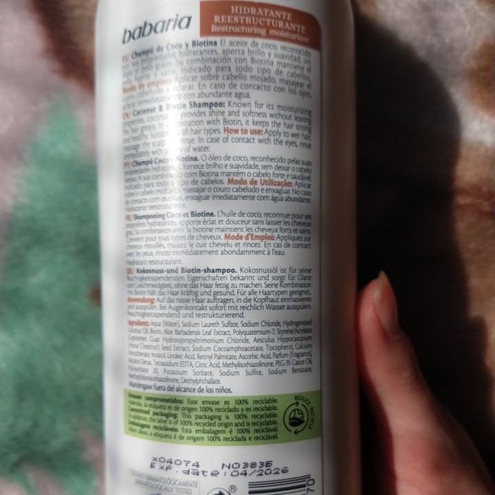 photo of Babaria Bio  Champú de coco y biotina shared by @gisselleearthling on  05 Nov 2021 - review