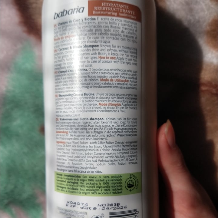 review photo of Babaria Bio Champú de coco y biotina shared by @gisselleearthling on 05 Nov 2021 - review