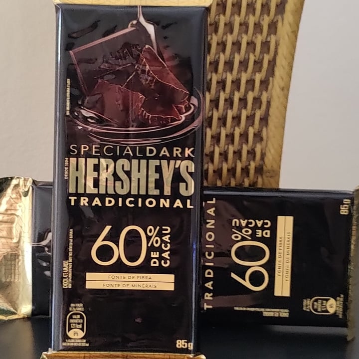 photo of Hershey's Special Dark Chocolate Tradicional 60% de Cacau shared by @marianarevoredo on  13 Jul 2022 - review
