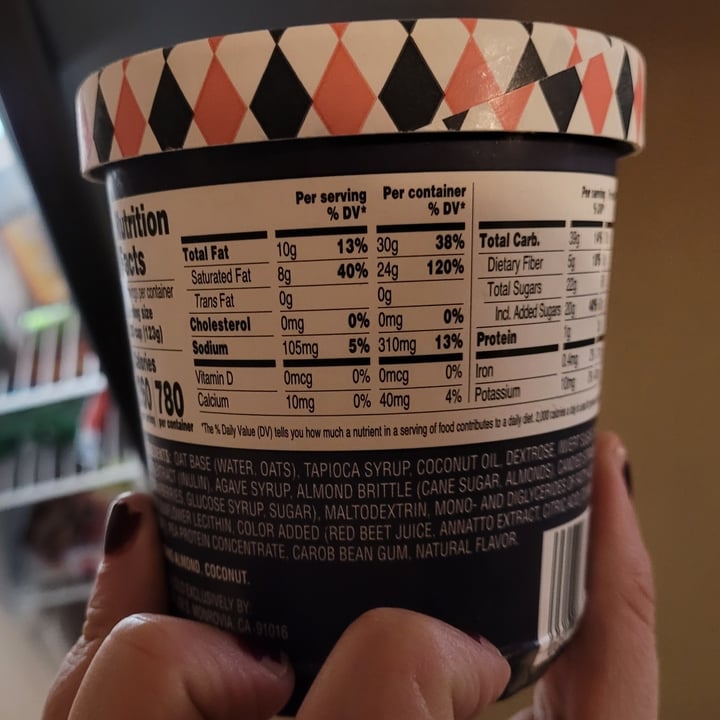review photo of Trader Joe's Strawberry with Almond Brittle & Candied Strawberries shared by @sarahsuzy on 31 May 2022 - review