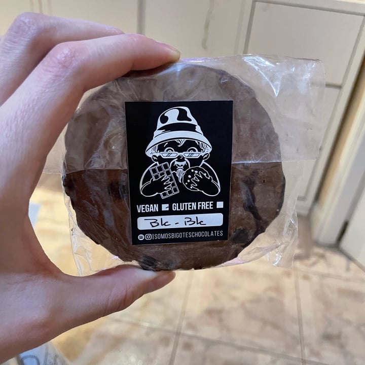 review photo of Somos Bigote's Chocolate Alfajor de Chocolate shared by @caroesti on 21 Jul 2022 - review