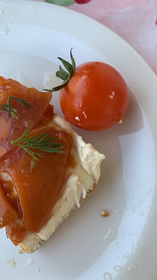 photo of Niva Bento Vegan smoked salmon, eggs and cheese cake shared by @ronystav on  04 Apr 2020 - review