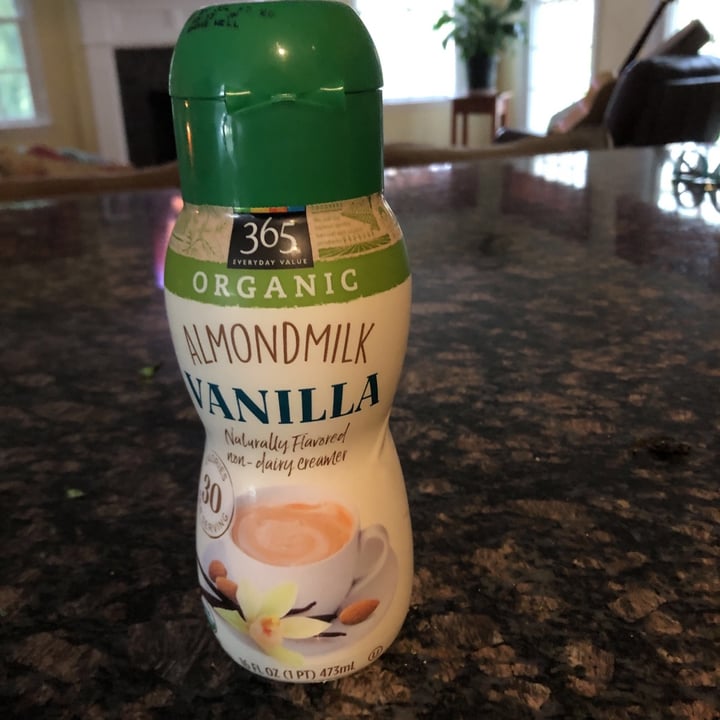 photo of Whole Foods Market 375 almond milk vanilla creamer shared by @rgattoni on  29 Apr 2020 - review