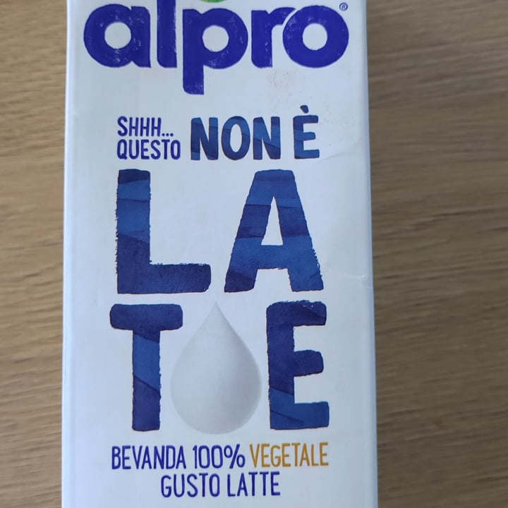 review photo of Alpro This is Not Milk Classic Questo Non è Late Classico shared by @manuelap on 18 Jun 2022 - review