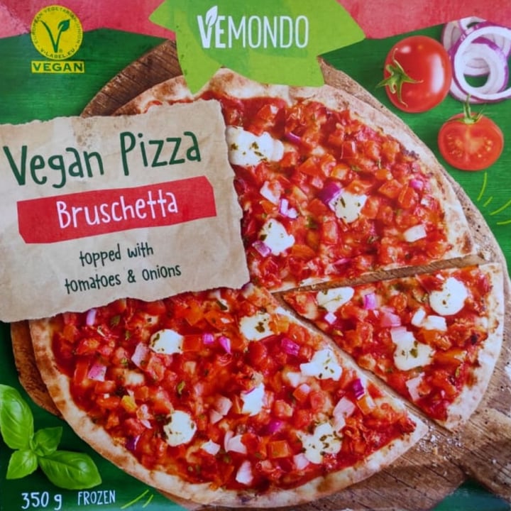 photo of Vemondo Vegan Pizza Bruschetta shared by @dam0nxx on  10 Sep 2022 - review