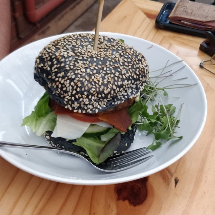 photo of Valeo Wholefoods Cafe Mac daddy burger shared by @sharkyy on  28 Jun 2020 - review