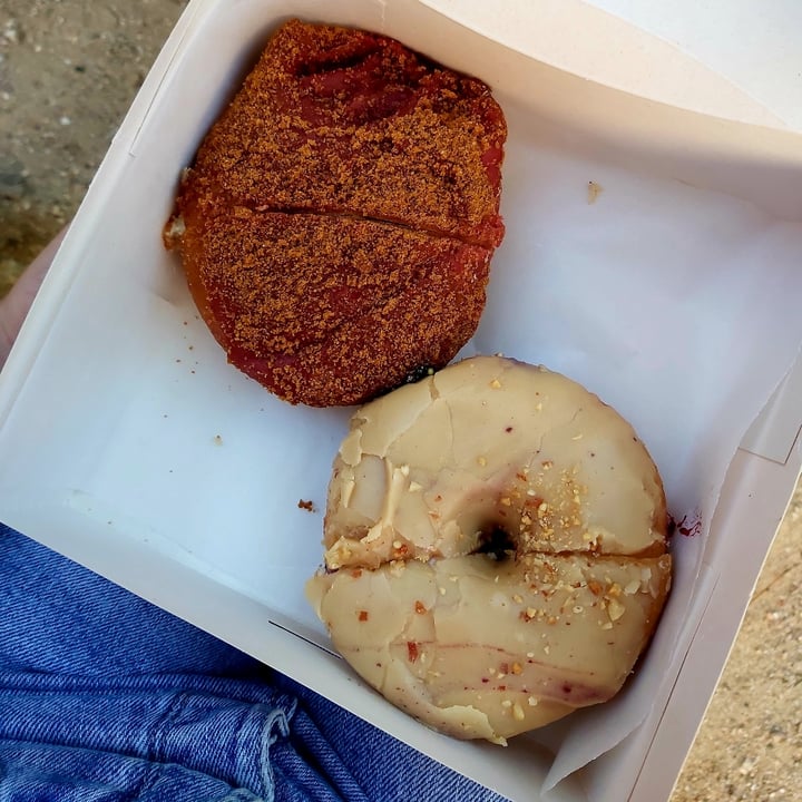 photo of Delish Vegan Doughnuts Blueberry Cheesecake Donut shared by @laauura on  02 Oct 2020 - review