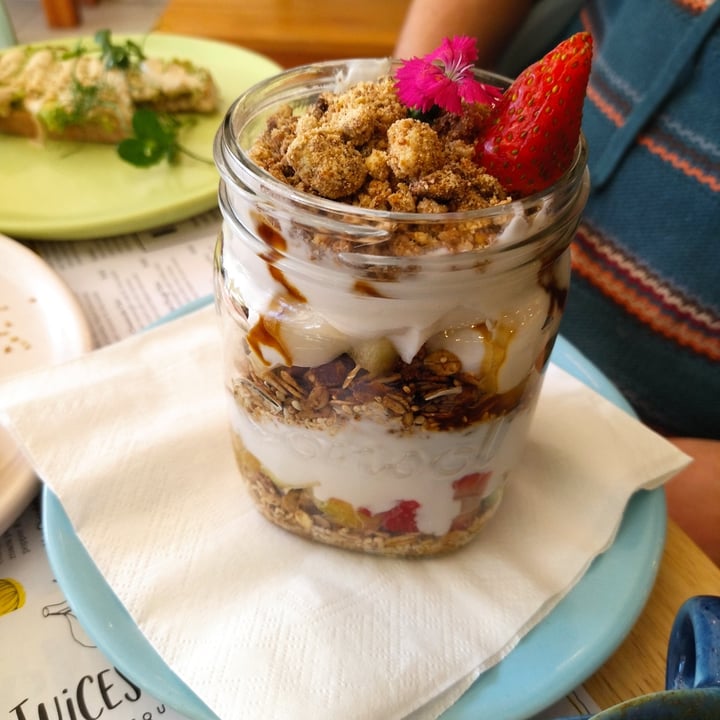 photo of Lexi's Healthy Eatery Granola pot shared by @jesscaga on  06 Jun 2021 - review