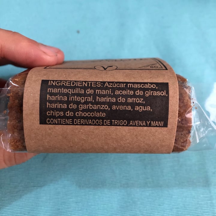 review photo of Brownie del Rey Blondie con Chocochips shared by @vickyruloveg on 31 May 2021 - review