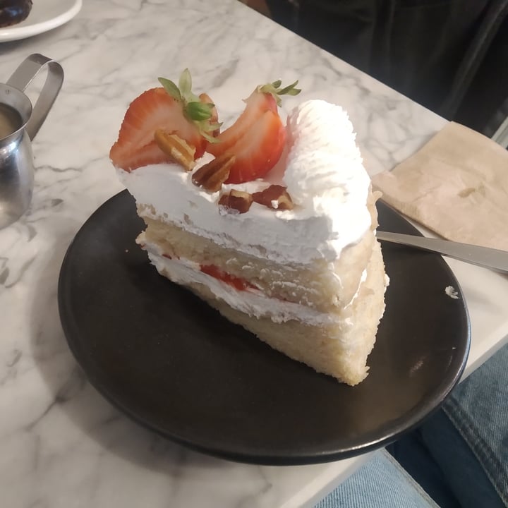 photo of Café Vegetal Pastel de tres leches shared by @maravwn on  20 Aug 2022 - review