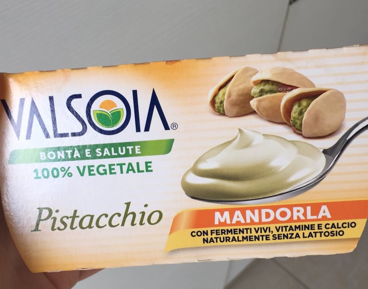 review photo of Verso Natura Conad Veg Yogurt al pistacchio shared by @maryyyrosss on 07 Apr 2022 - review