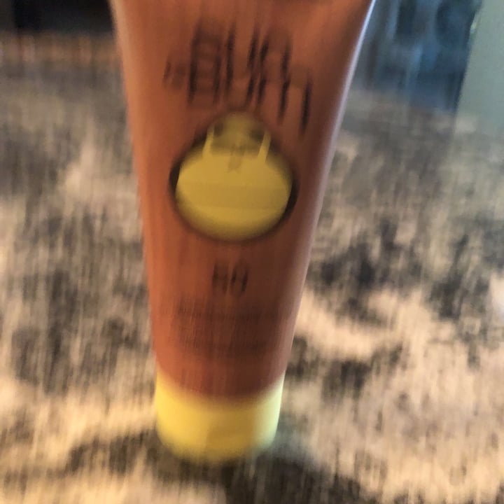 review photo of Sun Bum Sunscreen SPF 50 shared by @angiehooks on 11 May 2020 - review